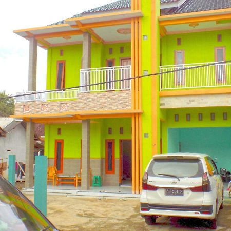 Tamansuruh Osingvacation Bed & Breakfast エクステリア 写真