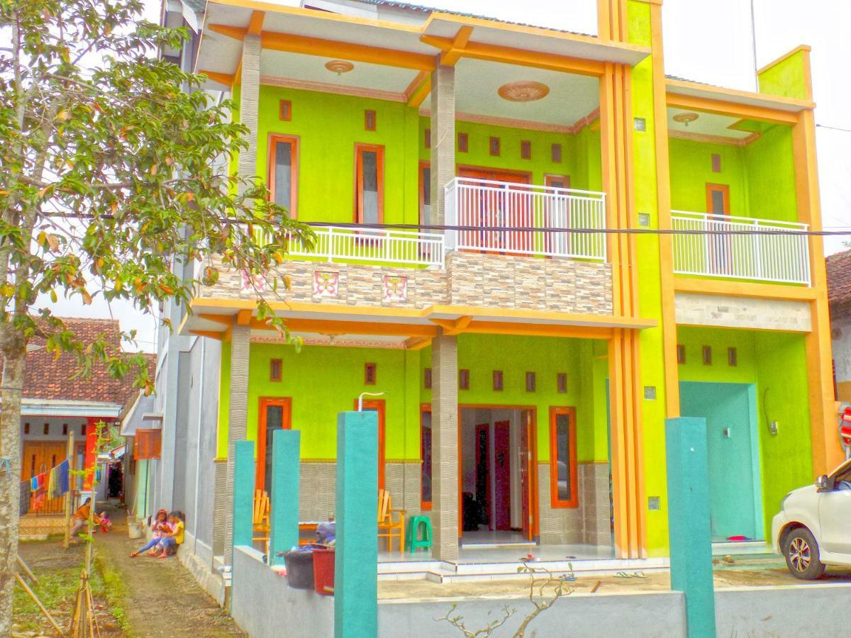 Tamansuruh Osingvacation Bed & Breakfast エクステリア 写真